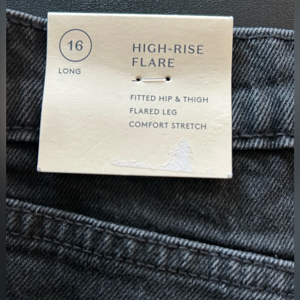 Universal Thread Womens HighRise Flared Leg Black Wash Comfort waist size 16Long - Picture 4 of 11